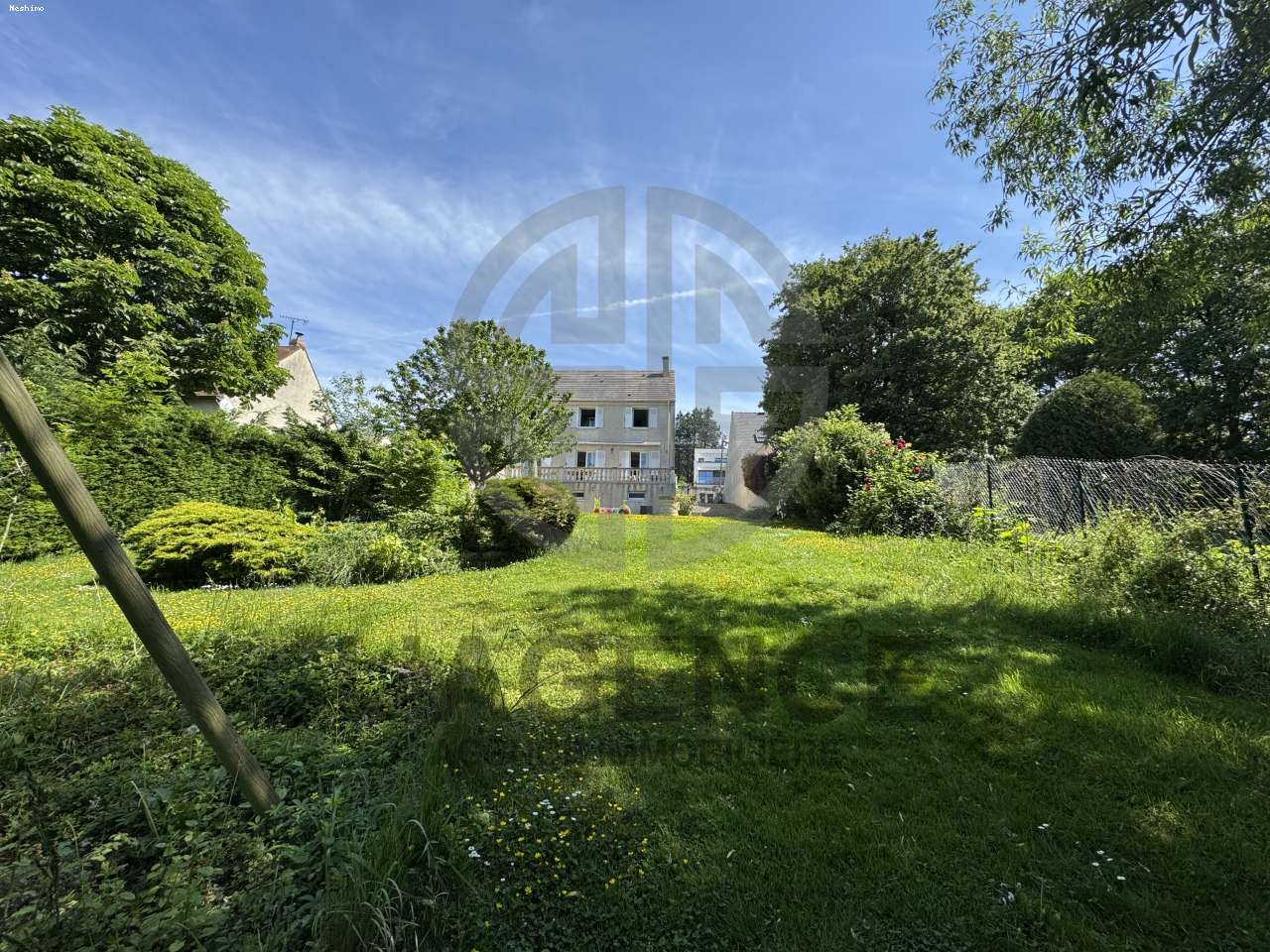 Maison 6 pièces 1300 m² · à Villevaudé · 1 300 m² · 469 000 €